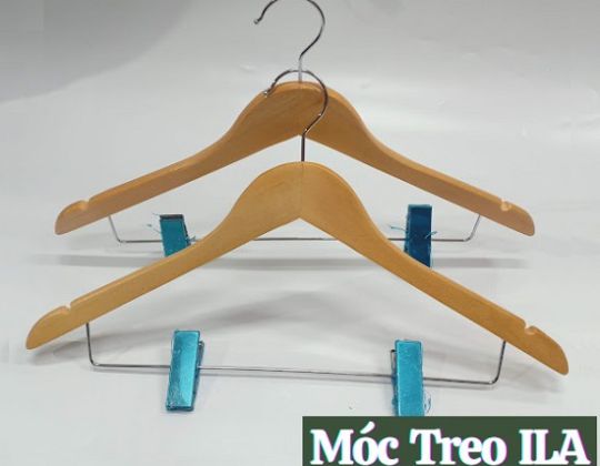 MÓC GỖ VÀNG TREO BỘ QUẦN ÁO AGV+3K